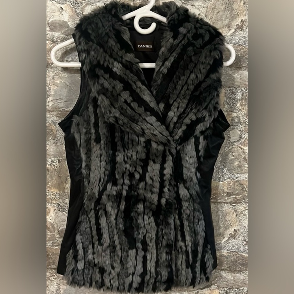 Danier 2-in-1 Genuine Leather Jacket / Faux Fur Vest — Size XXS - Picture 12 of 15